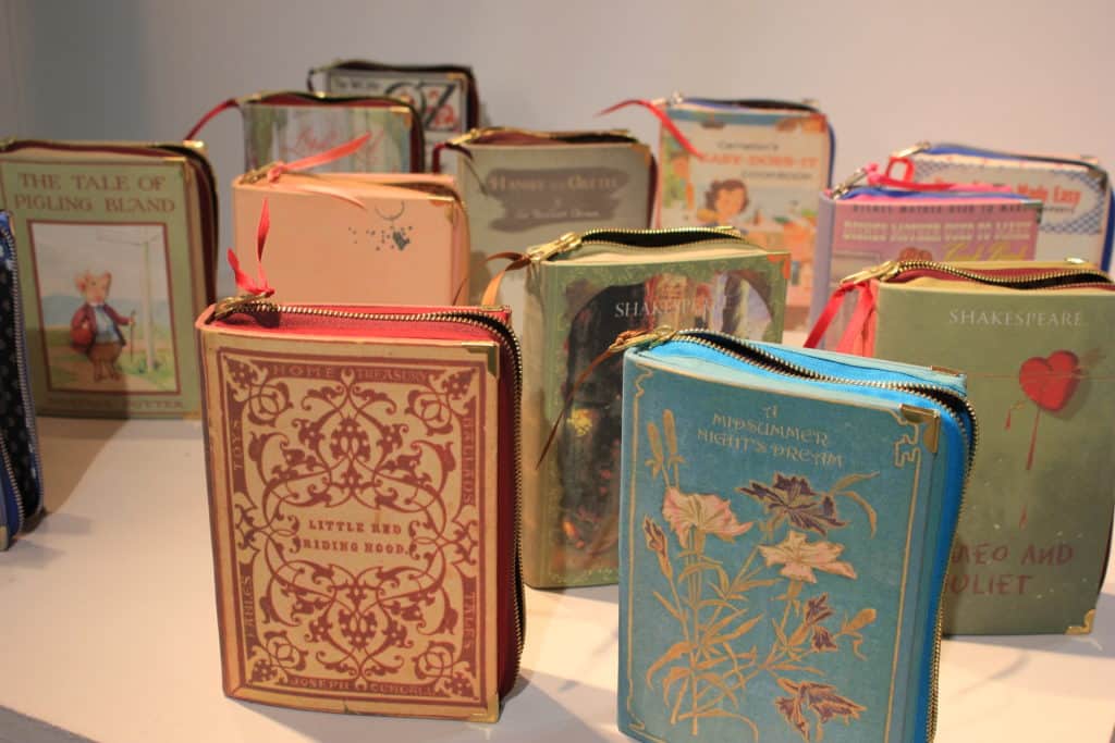 P.S. Besitos: libro o pochette? 1