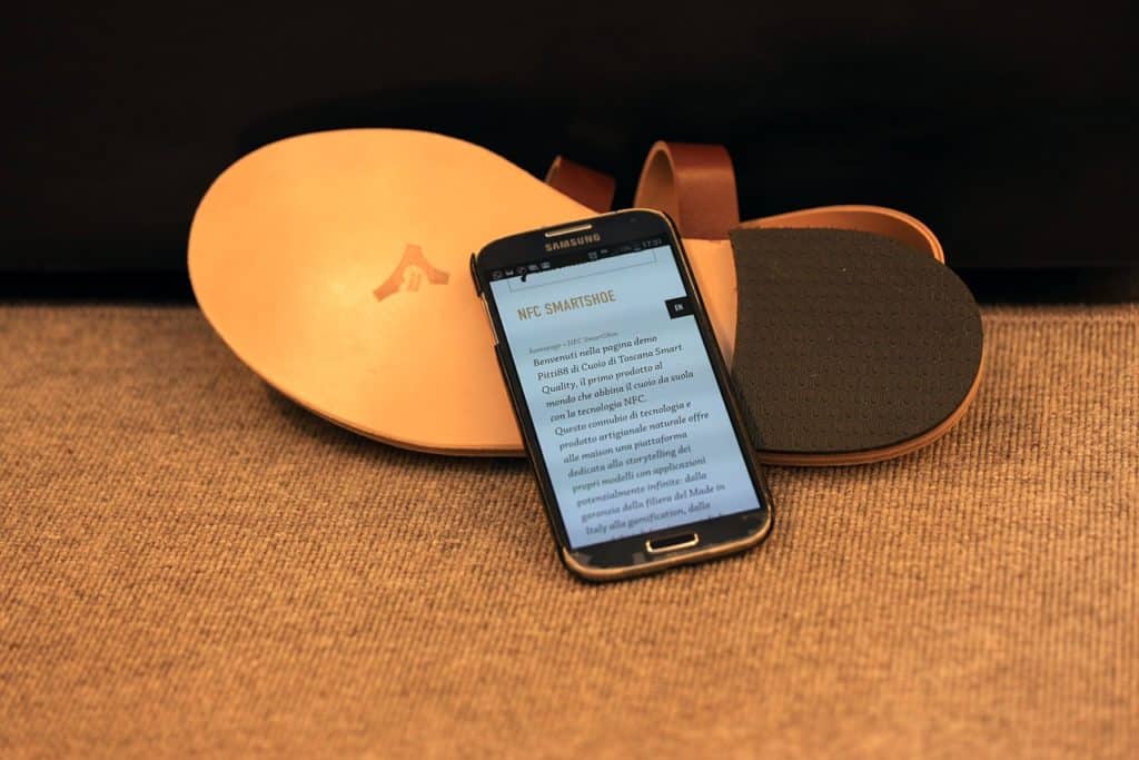 A Pitti Uomo 88 Cuoio di Toscana presenta Smartshoe. E la scarpa parla. 1