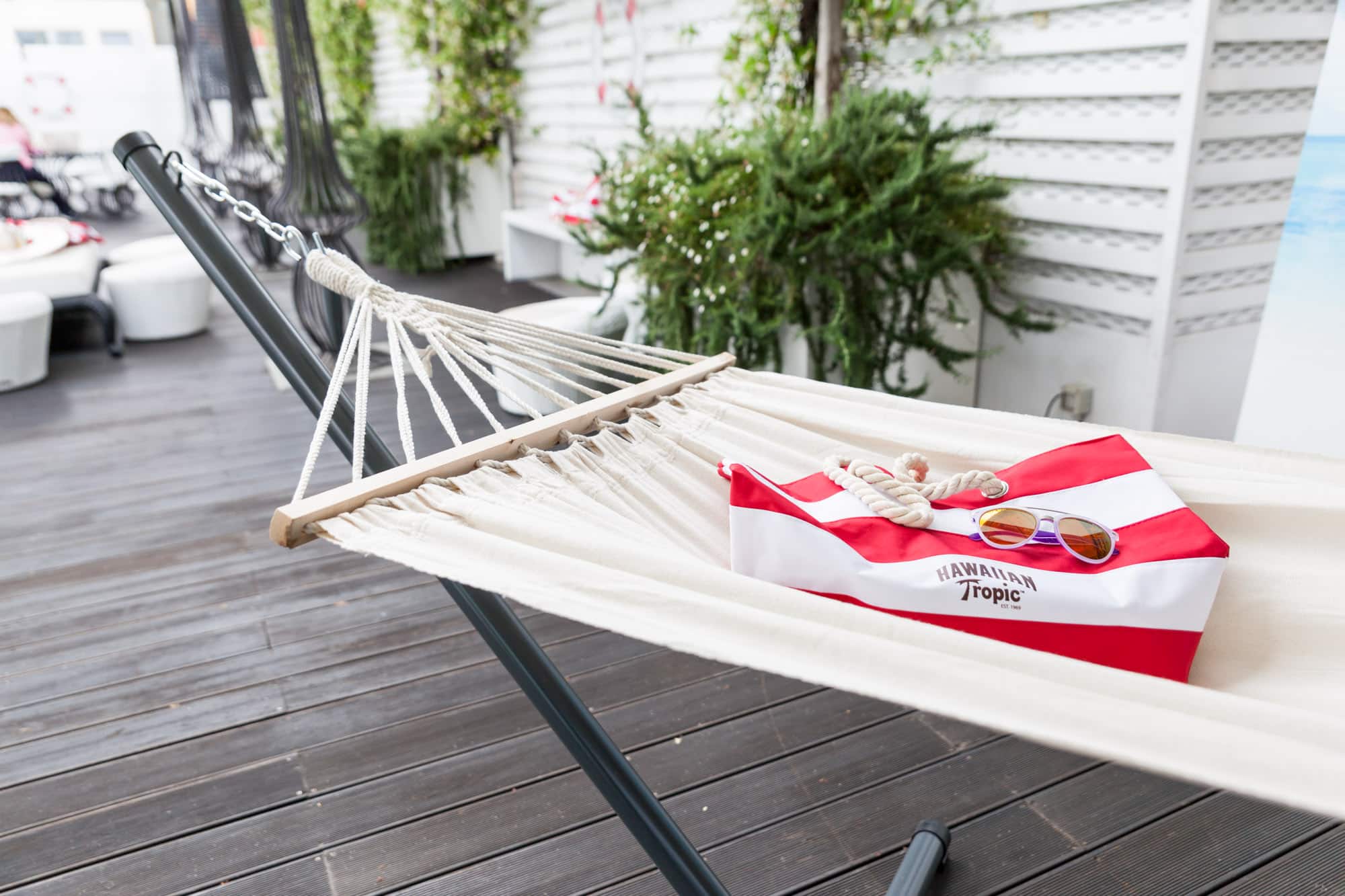 Baciate dal sole, coccolate da Hawaiian Tropic