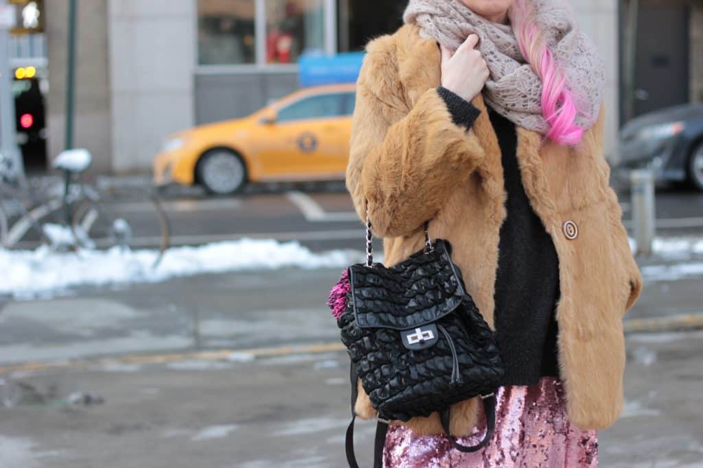 New York Fashion Week day1: come abbinare una gonna in paillettes rosa 2