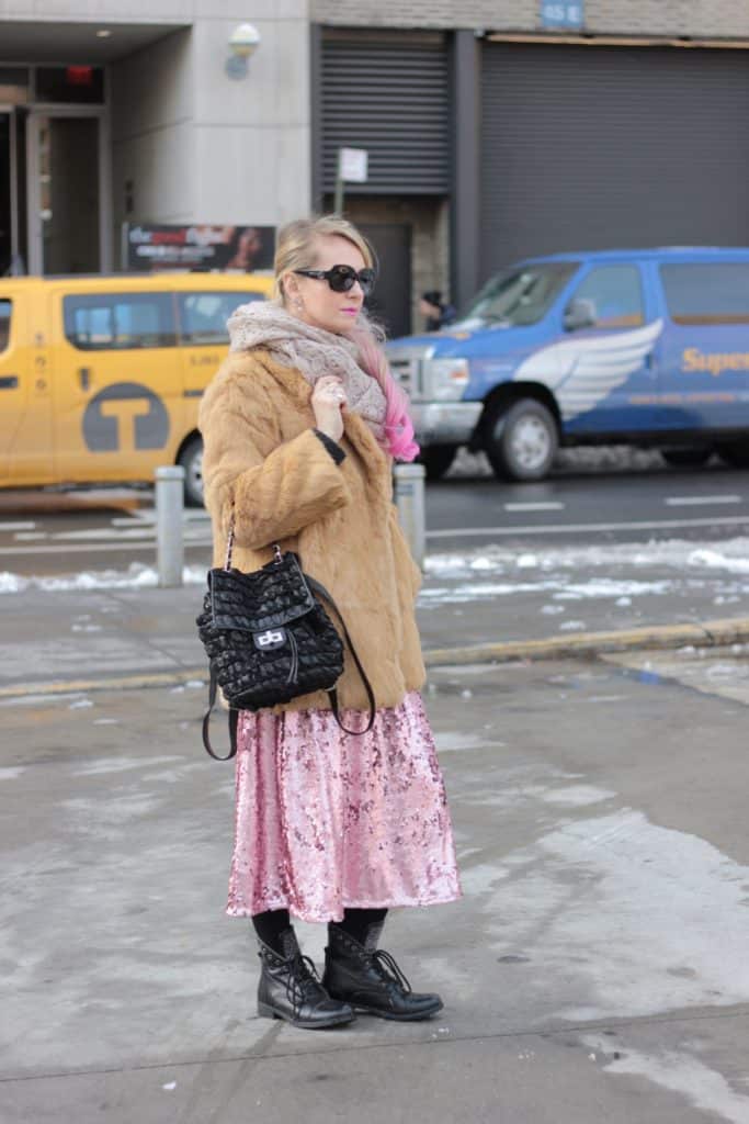 New York Fashion Week day1: come abbinare una gonna in paillettes rosa