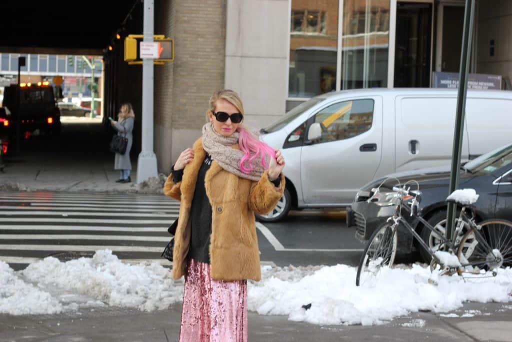 New York Fashion Week day1: come abbinare una gonna in paillettes rosa 8