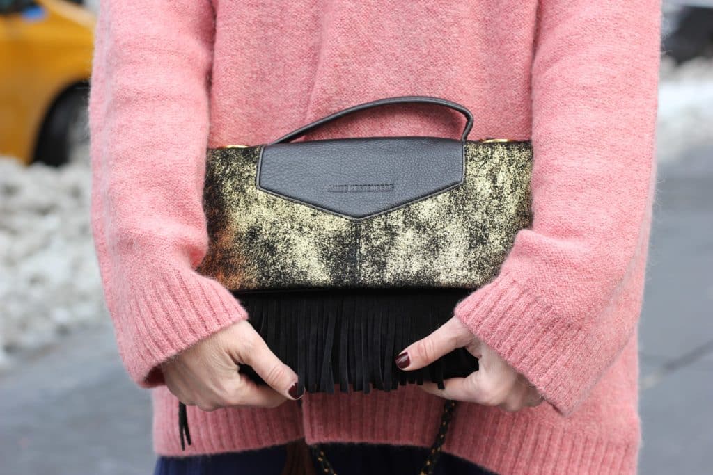 New York Fashion Week day2: un abito ricamato in tessuto blu cina