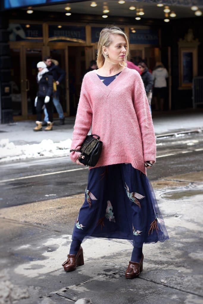 New York Fashion Week day2: un abito ricamato in tessuto blu cina 5