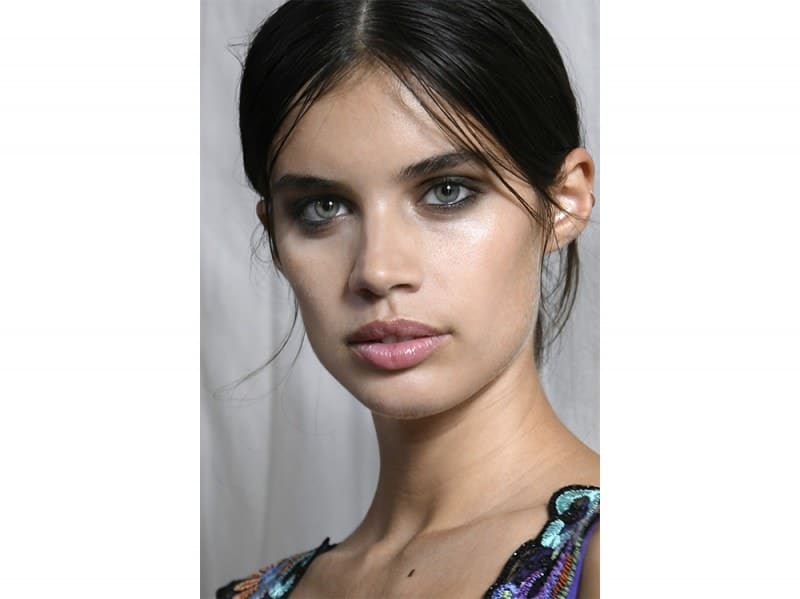 Tendenze make-up primavera estate 2017: occhi e labbra protagonisti! 4