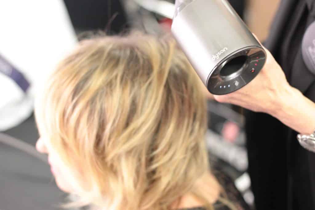 In salone come in viaggio: una piega in tre minuti con Dyson Supersonic 6