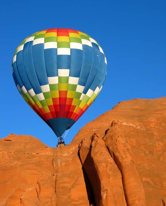 Volo in mongolfiera: Festival del Volo 2017, le mongolfiere a Milano 3