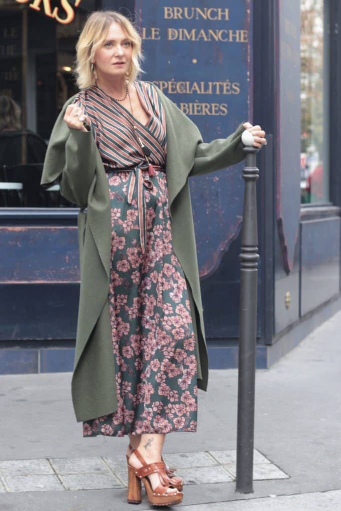 Parigi fashion week: un look anni '70 ispirato ai colori Pantone. 3