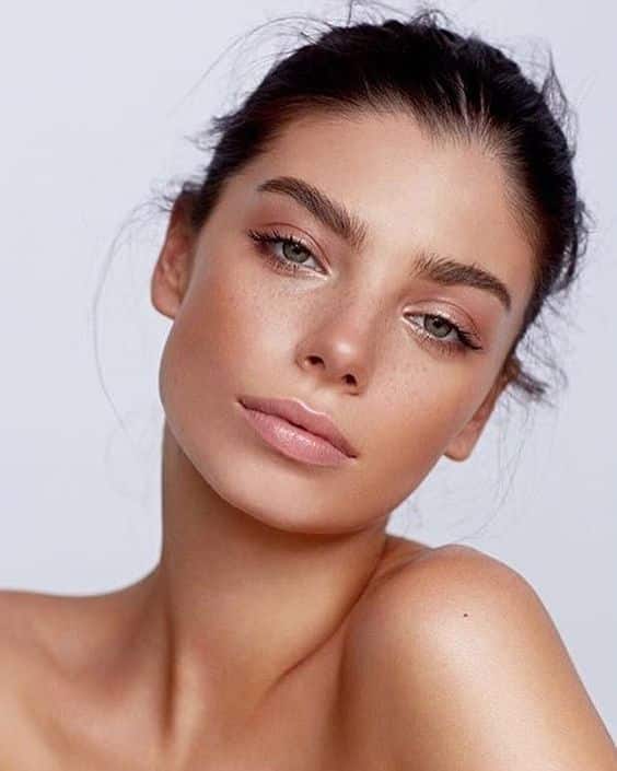 Illuminante viso: beauty tips - come sceglierlo ed applicarlo 3