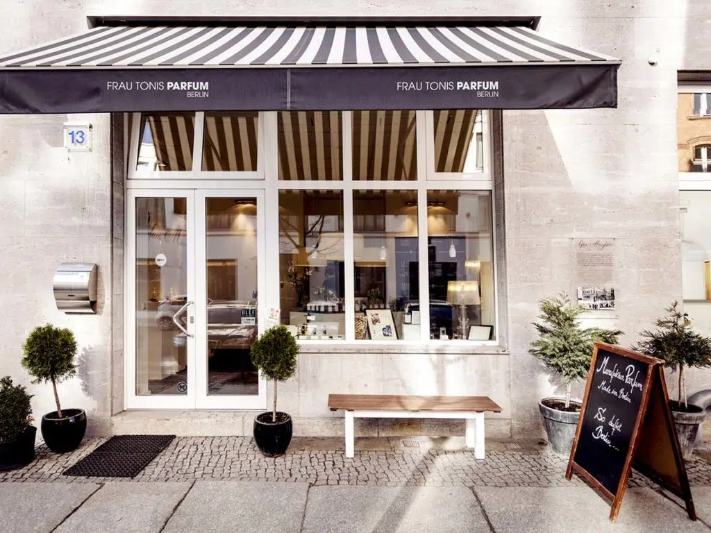 Profumi personalizzati - Frau Tonis e la fragranza di una storia d'amore
