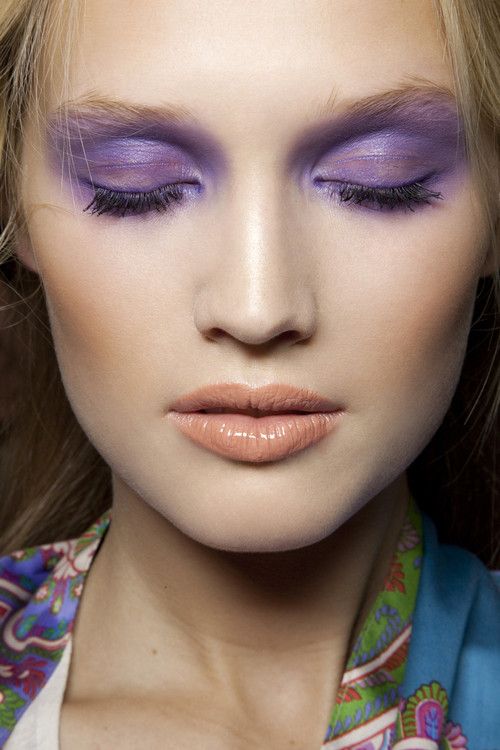 Cartella Pantone. Ultra Violet e make-up: istruzione per l'uso! 21