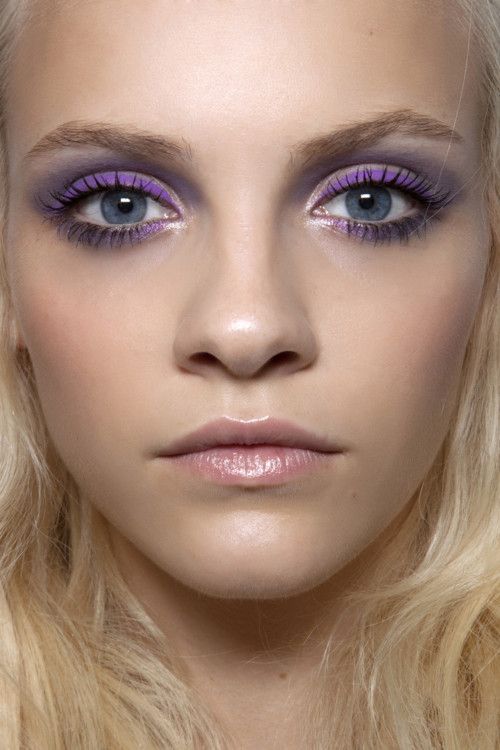 Cartella Pantone. Ultra Violet e make-up: istruzione per l'uso! 19
