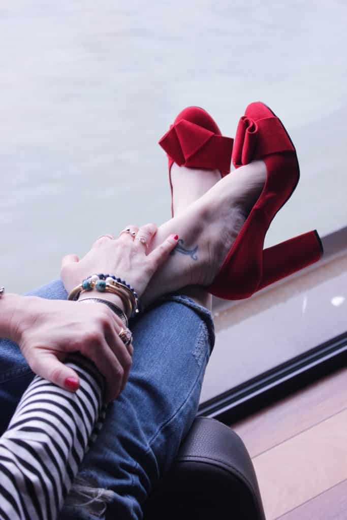Scarpe donna online - Vestirsi come una parigina: sei capi indispensabili 5