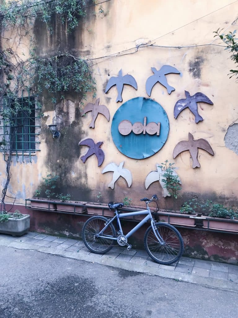 Biglietti aerei per Tirana, cosa vedere e dove mangiare: guida di viaggio 17
