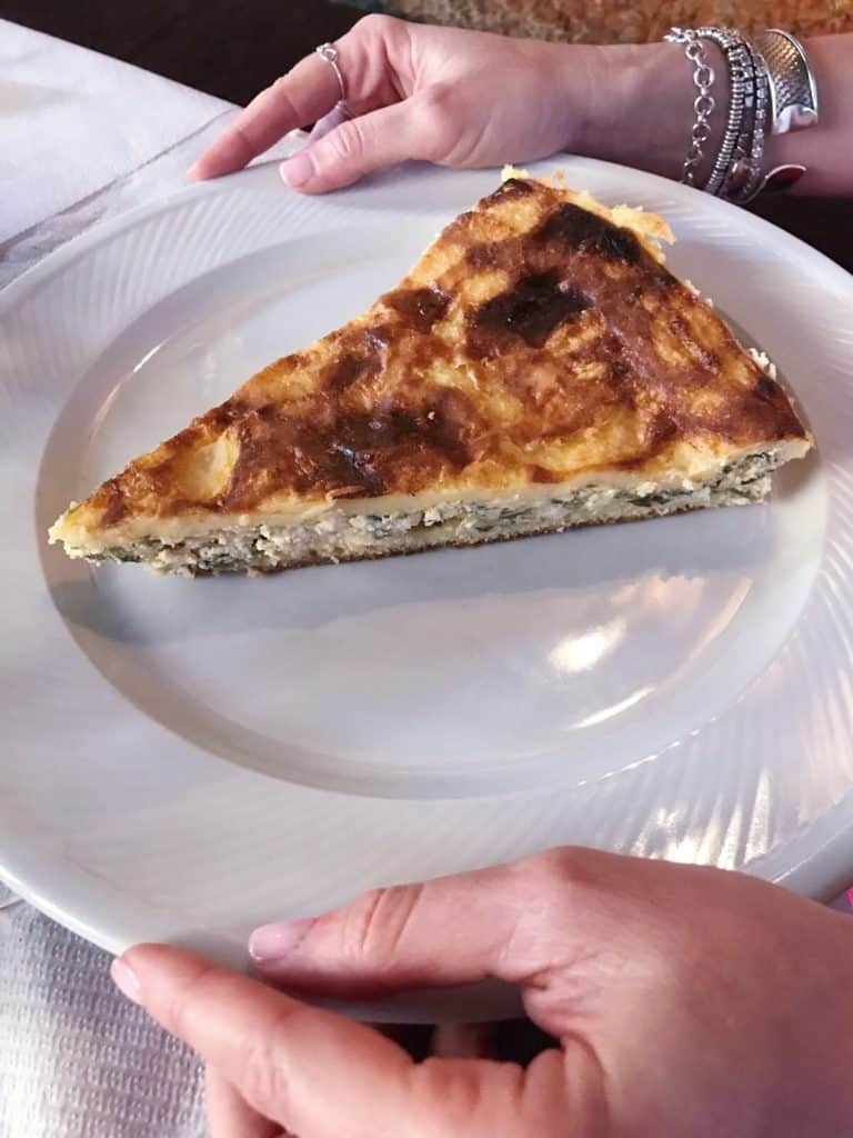 Biglietti aerei per Tirana, cosa vedere e dove mangiare: guida di viaggio 19