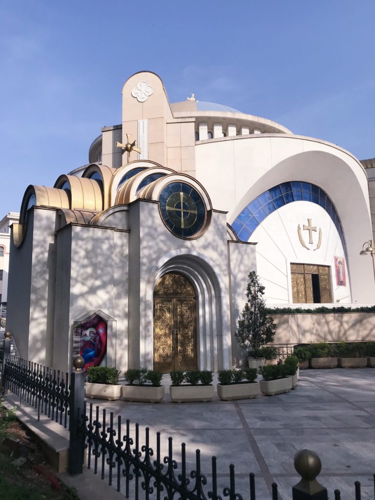 Biglietti aerei per Tirana, cosa vedere e dove mangiare: guida di viaggio 25