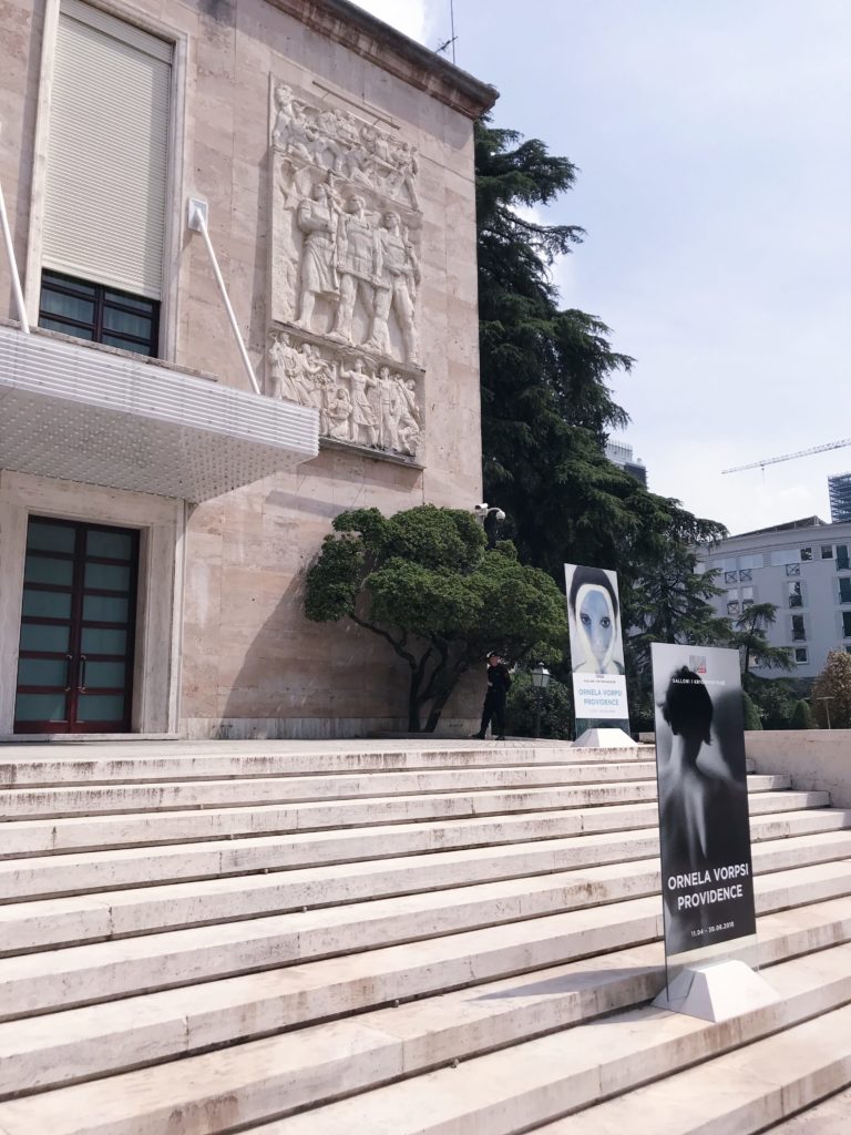 Biglietti aerei per Tirana, cosa vedere e dove mangiare: guida di viaggio 29