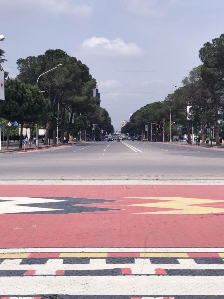 Biglietti aerei per Tirana, cosa vedere e dove mangiare: guida di viaggio 32