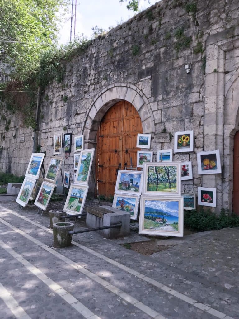 Biglietti aerei per Tirana, cosa vedere e dove mangiare: guida di viaggio 36