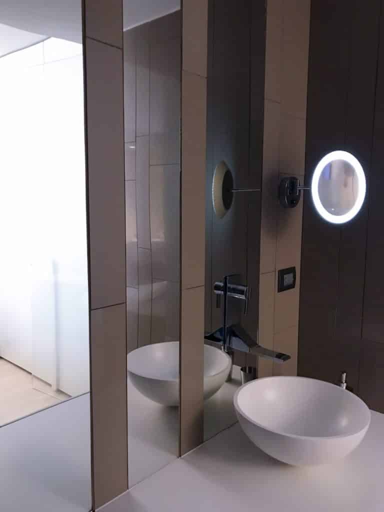 Biglietti aerei per Tirana, cosa vedere e dove mangiare: guida di viaggio 5