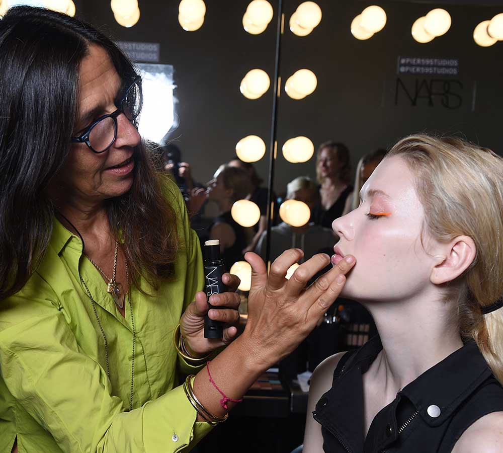 Trucchi per il viso & make up trend: i colori della primavera-estate 2018 9