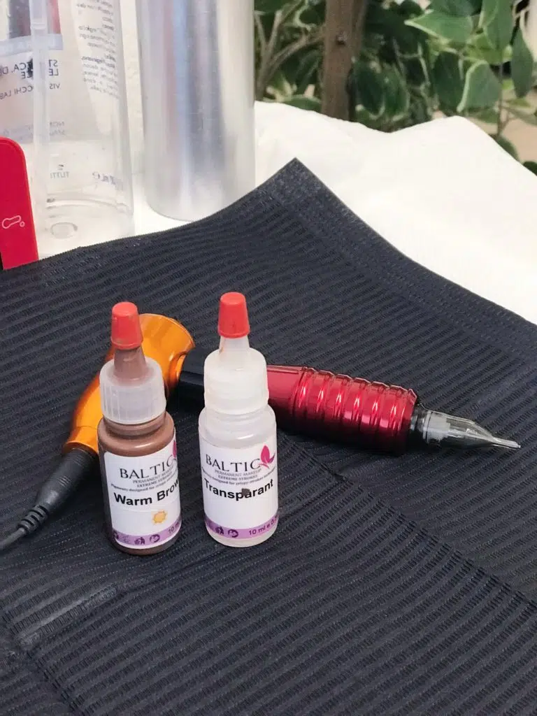 Tatuggio sopracciglia microblading e frakling: tutto quello che c'è da sapere 1