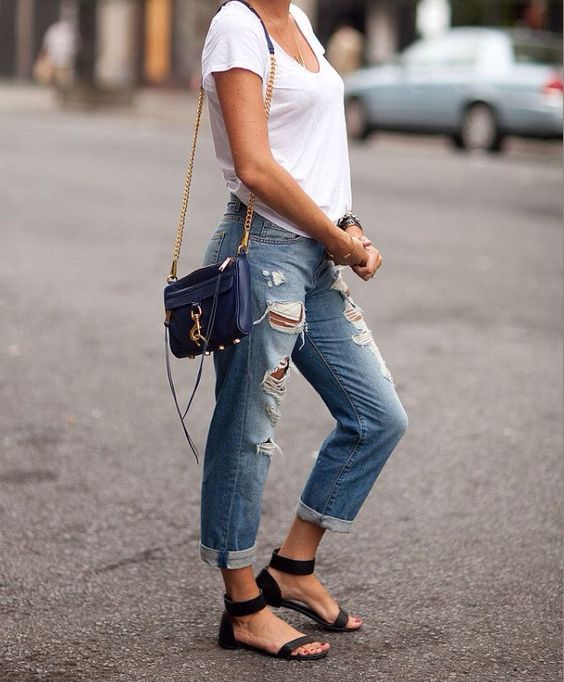 I jeans un evergreen nonostante il caldo. Ecco i modelli che andranno di  moda questa estate – Alessia Foglia