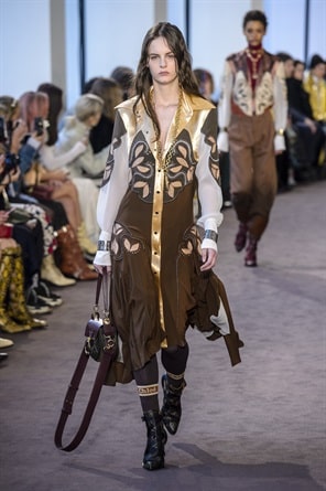 Moda autunno inverno: le tendenze per outfit e make-up 4