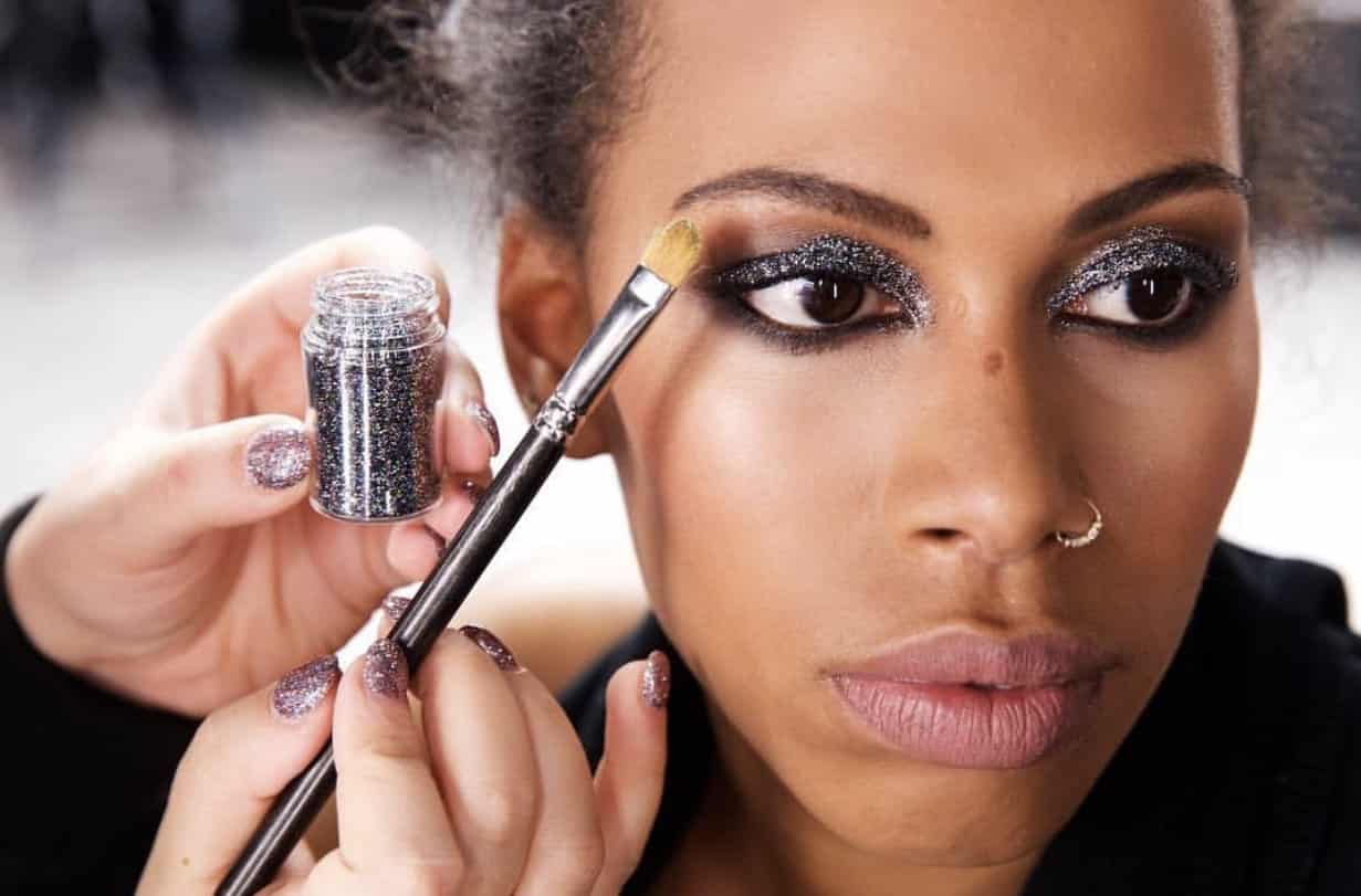 Trucco Viso Il Make Up Per Brillare Durante Le Feste