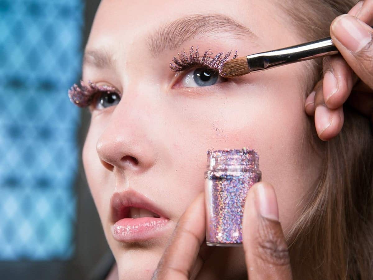 Trucco viso: il make-up per brillare durante le feste 4