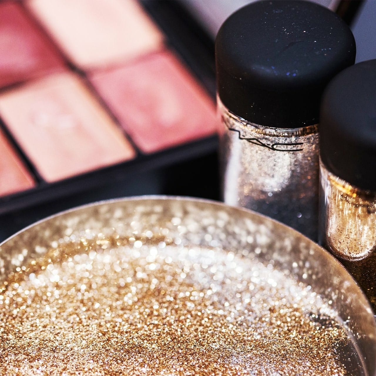 Trucco viso: il make-up per brillare durante le feste 6