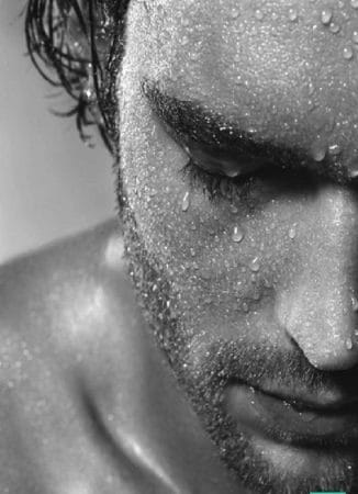 Rasoio elettrico e i gesti indispensabili della beauty routine maschile 3