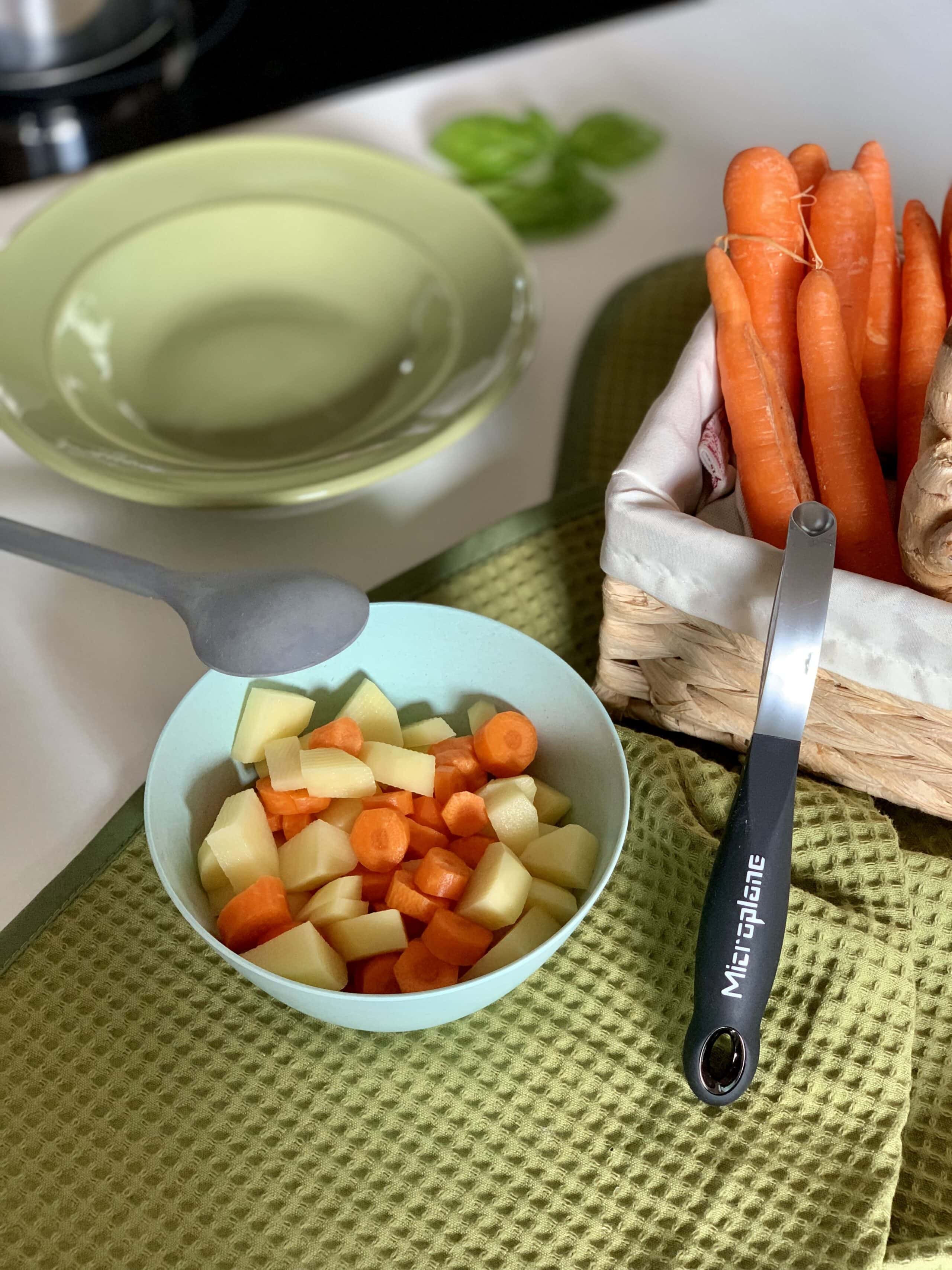 Ricette facili e sfiziose: vellutata di patate, carote e zenzero 5