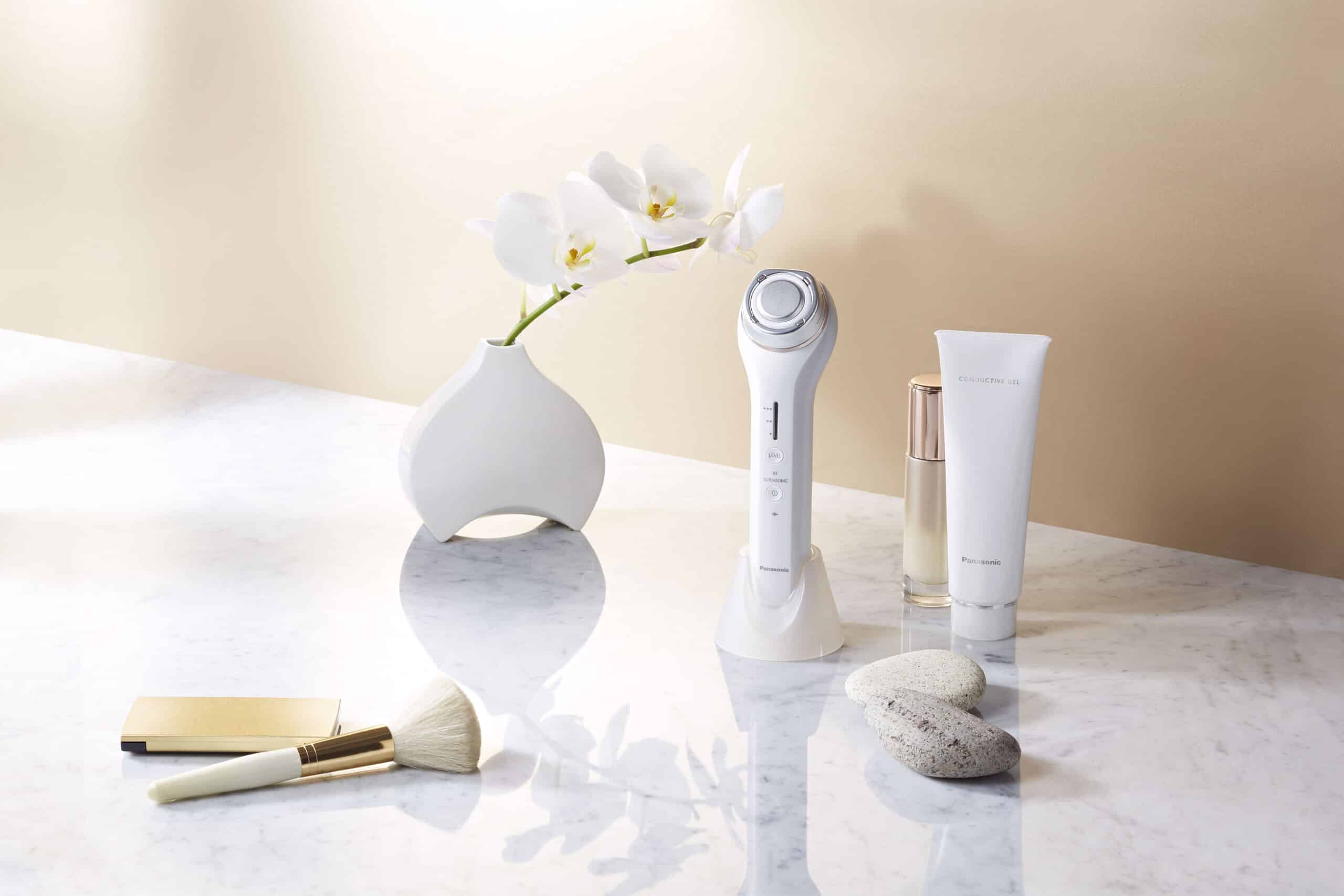 Trattamenti viso da Panasonic il beauty tool con tecnologia radiofrequenza