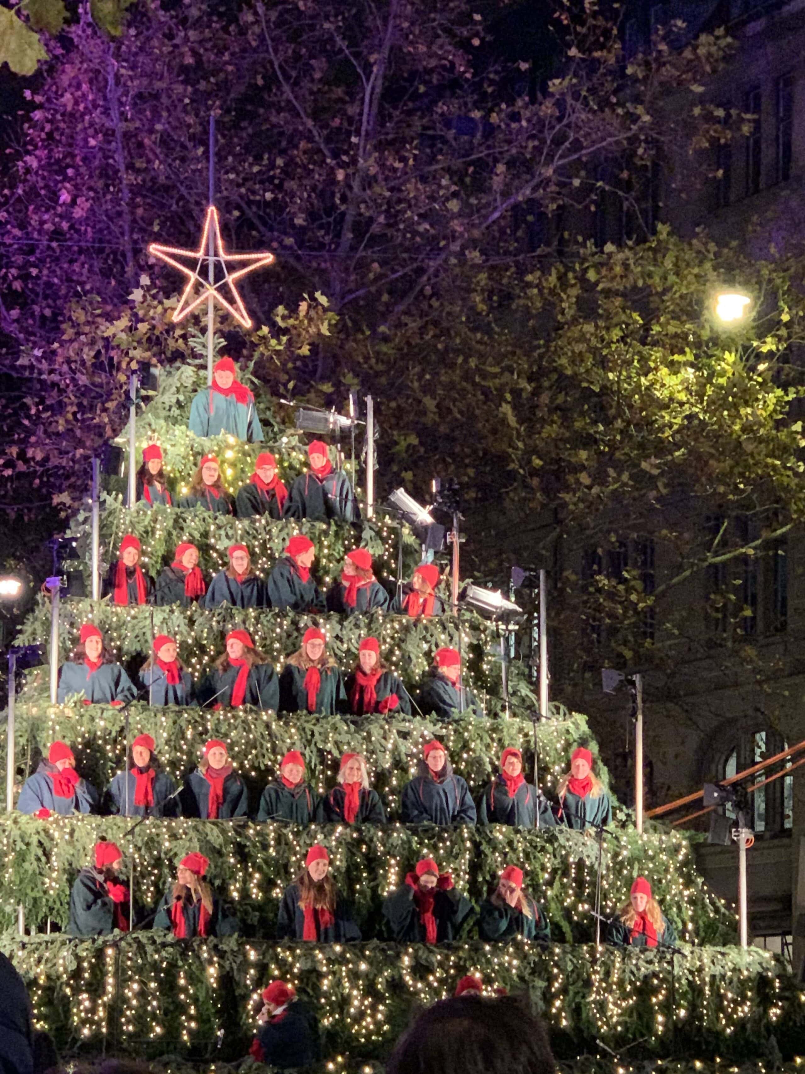 Albero Di Natale Zurigo.Zurigo A Natale Guida Di Viaggio Per Scoprire I Mercatini Di Natale